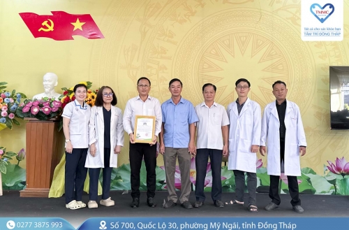 Hoạt động khám bệnh và cấp thuốc miễn phí cho người dân phường Mỹ Trà