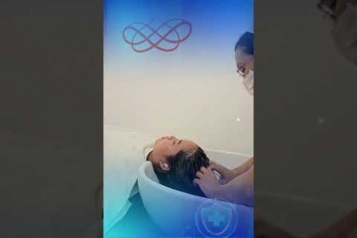 Có nên gội đầu sau sinh hay không?