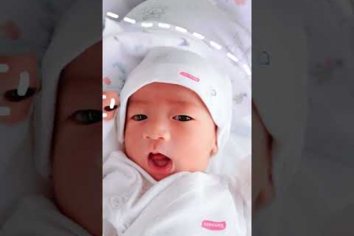 Em bé đáng yêu tại Khoa Sản